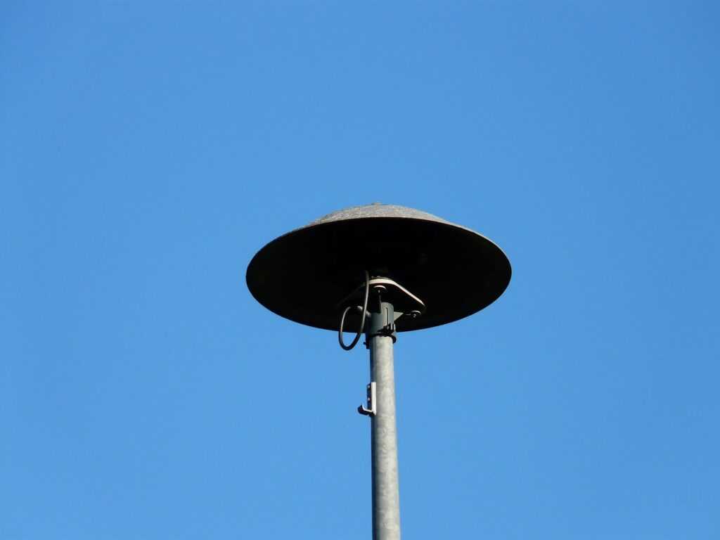 HSPが人混みを苦手とする理由とサイレンの影響は？