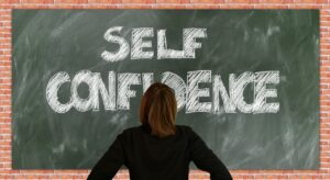 繊細さんが自己肯定感を低く感じる理由とその解消法は？